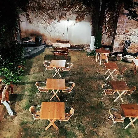 Otel Wood House